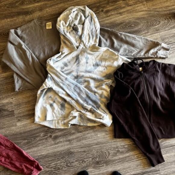 3 Cropped Sweaters - Medium - Picture 1 of 4